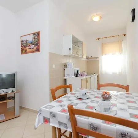 Anastazija Apartamento *